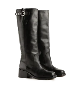Buckle leather boot