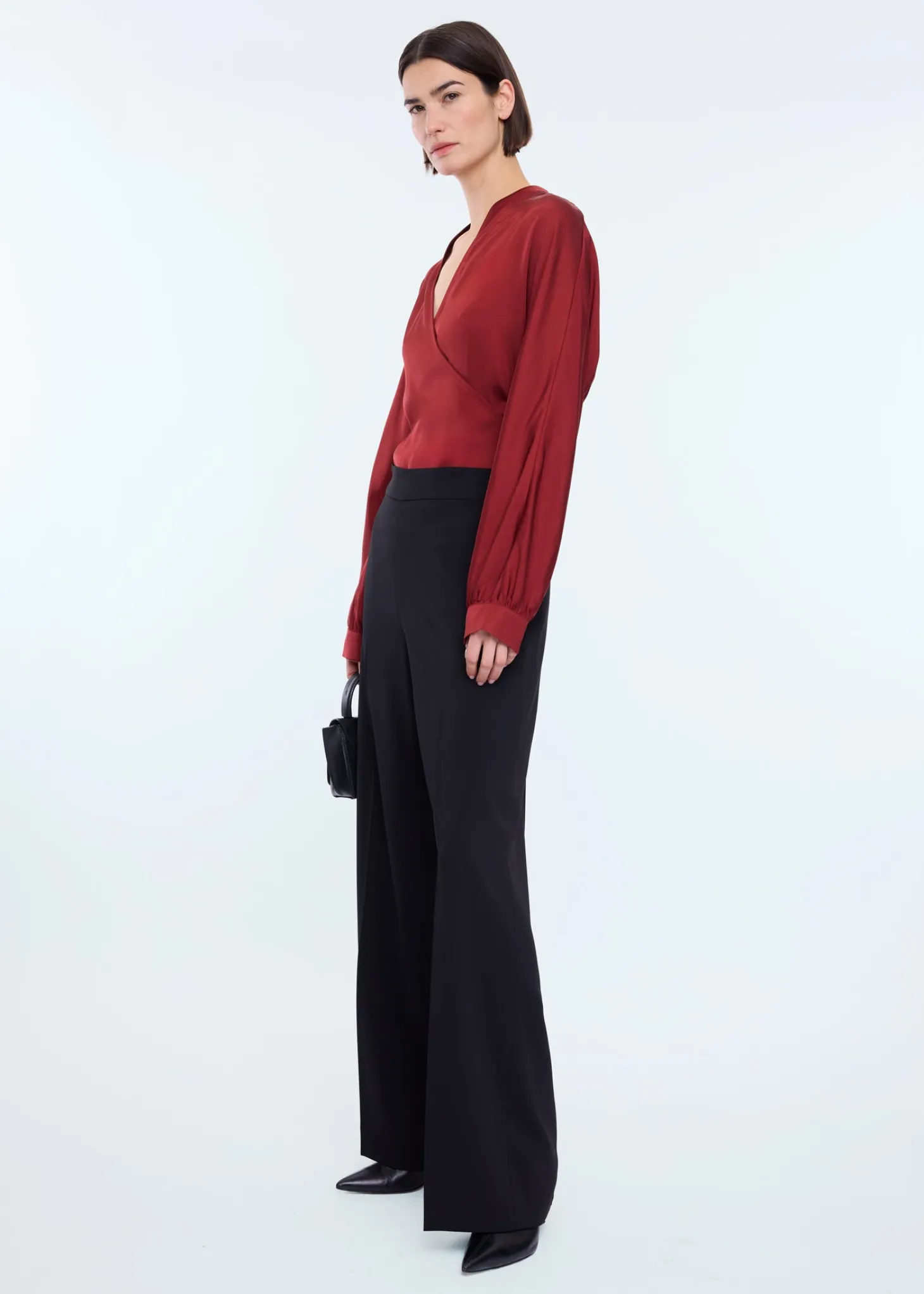 Clean crepe trousers