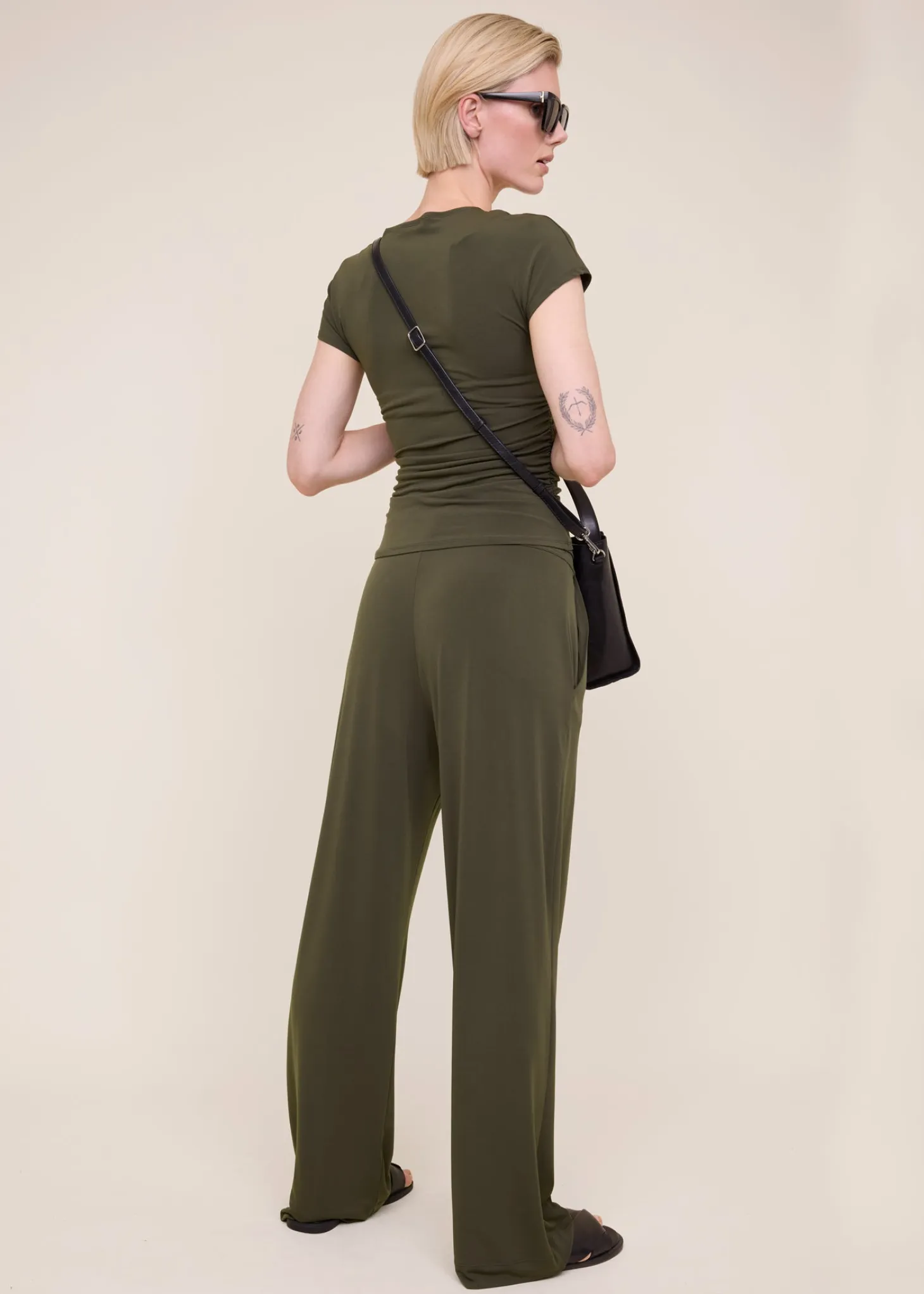 Drape travel top