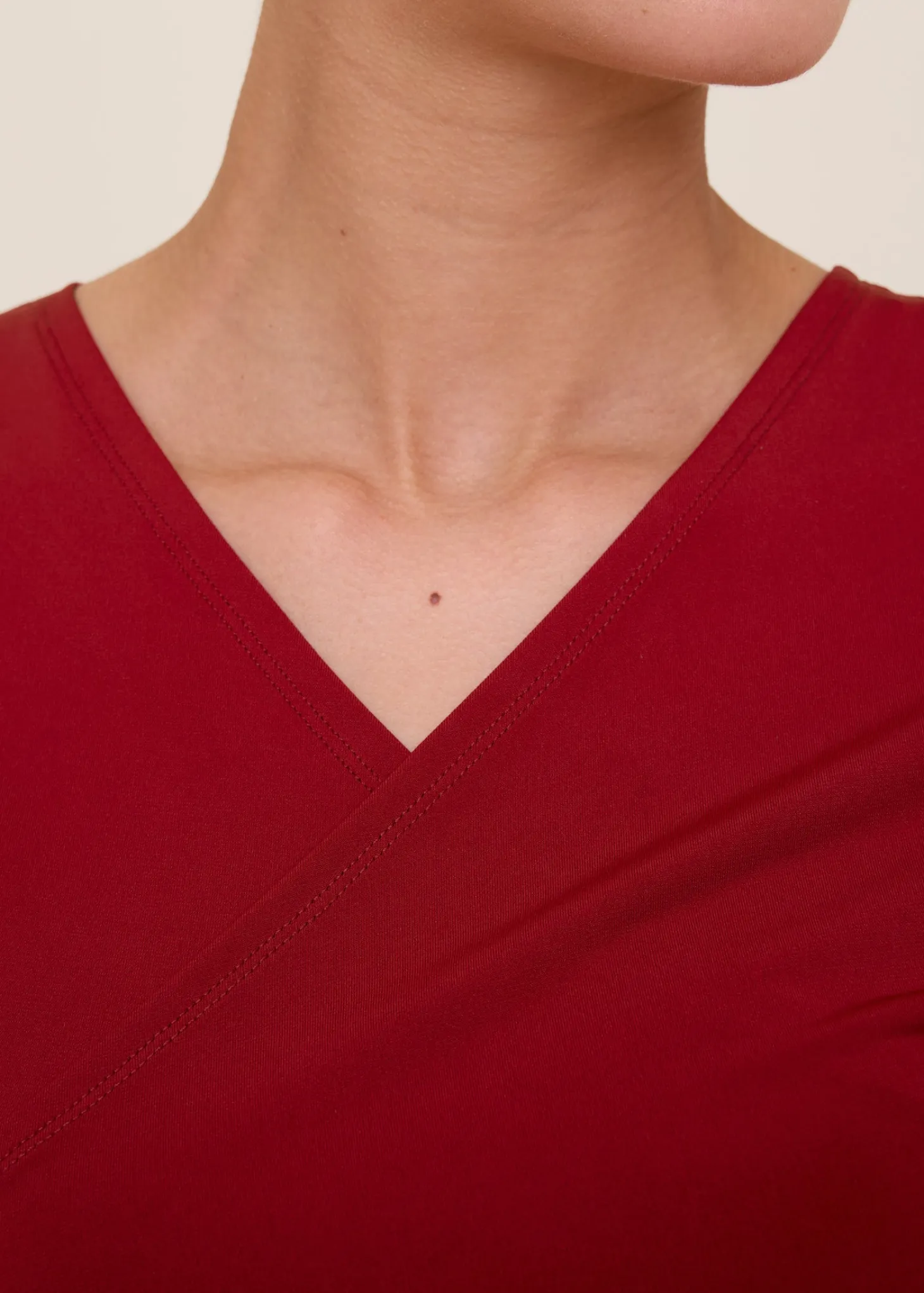 Drape travel top