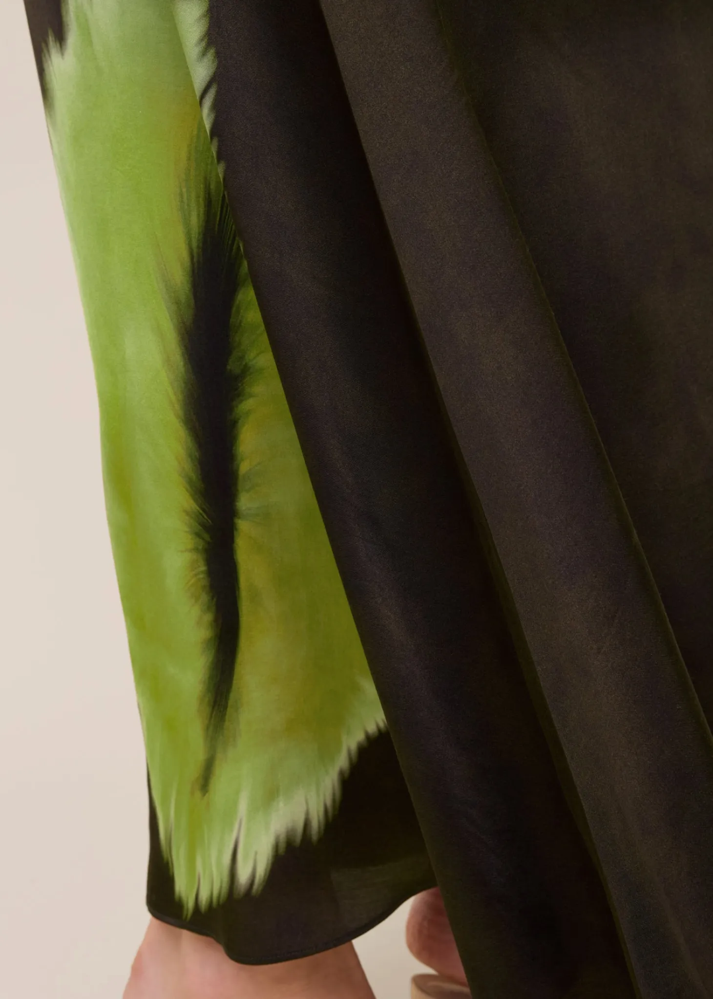 Feather viscose skirt