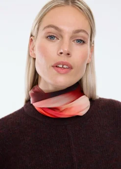 Fluid viscose scarf