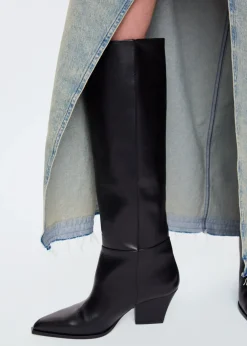 Leather boot