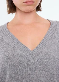 Loose v neck sweater