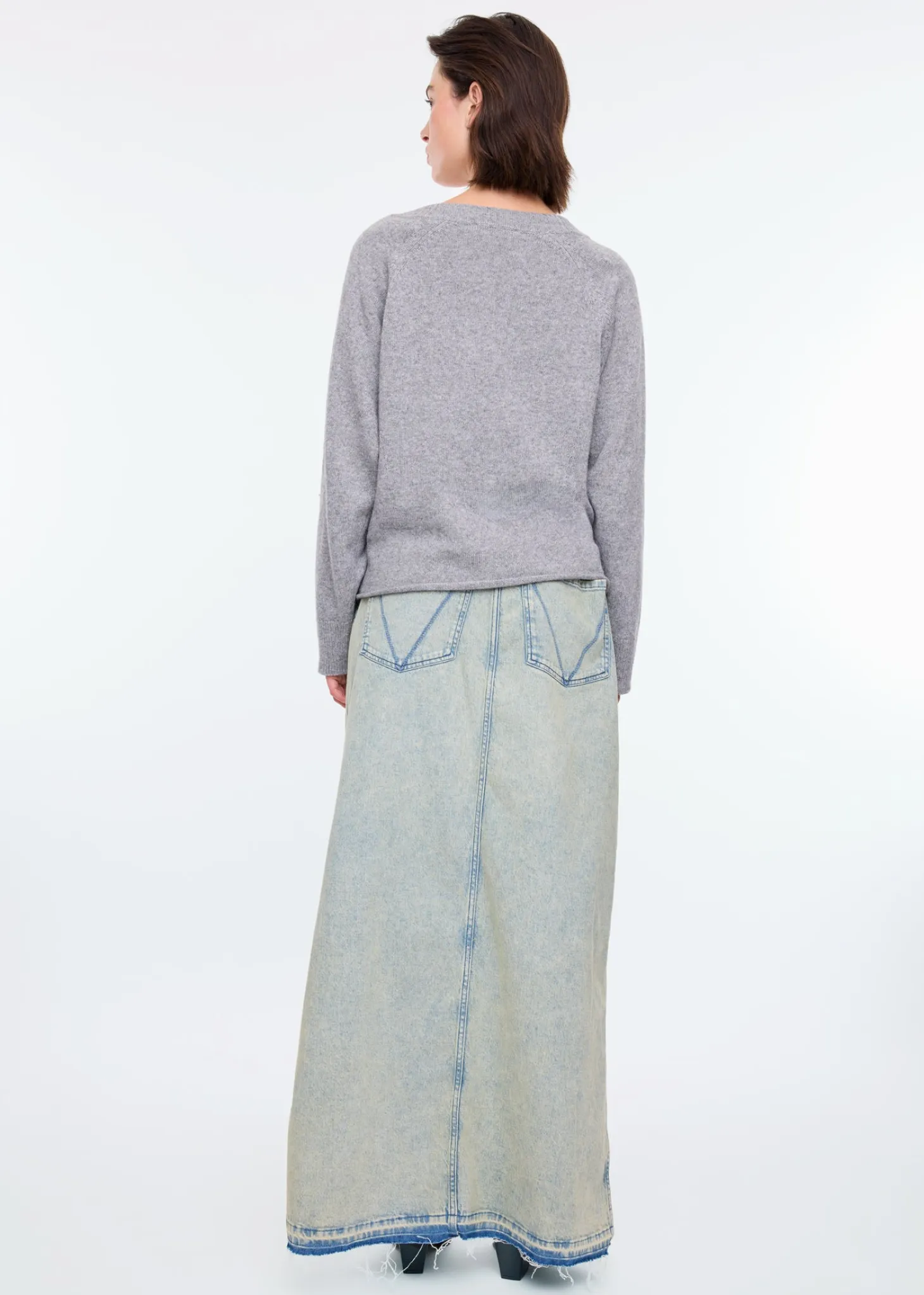Loose v neck sweater