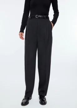 Low crotch wool chino
