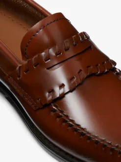 Sturdy sole leather loafer