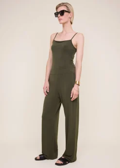 Thin strap travel top