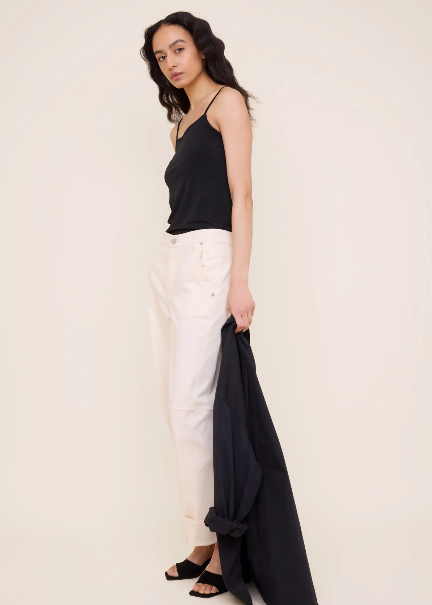 Thin strap travel top