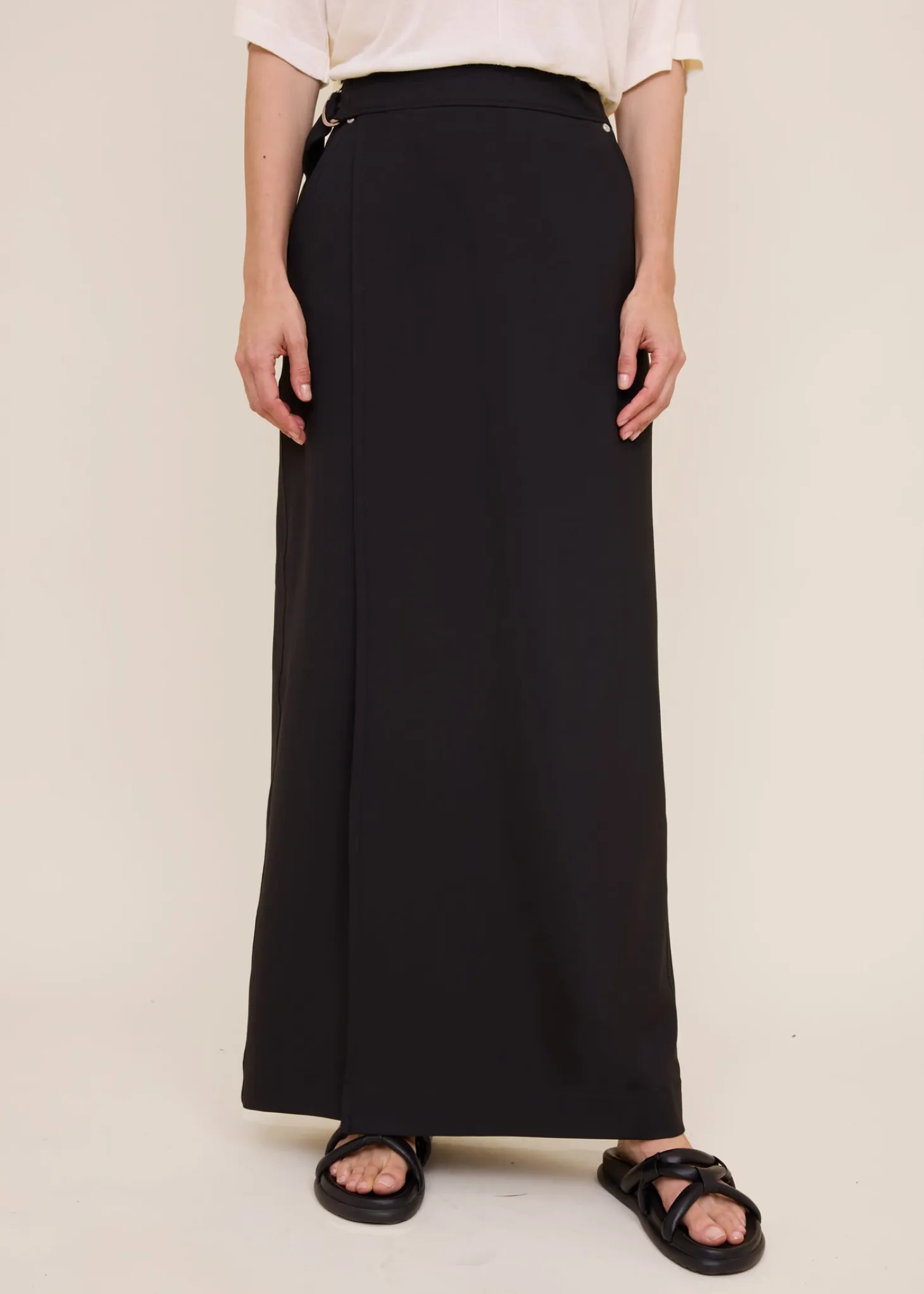 Utility soft wrap skirt